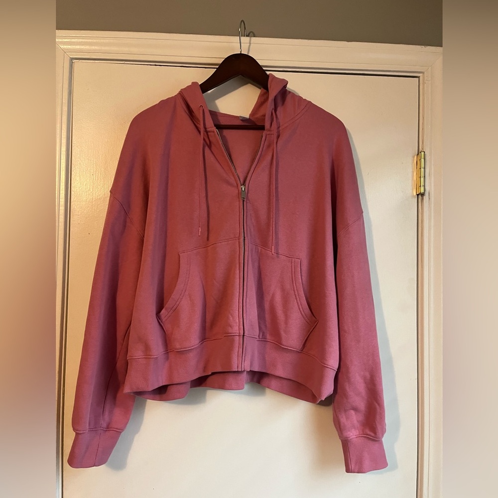 Old Navy Cropped Zip up hoodie